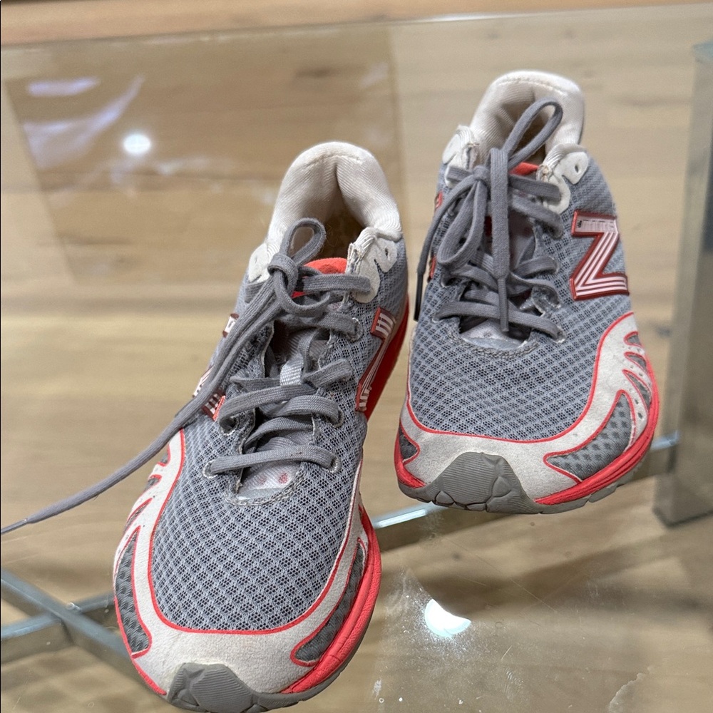 New Balance minimus 6.5 Gray and coral Running Shoes